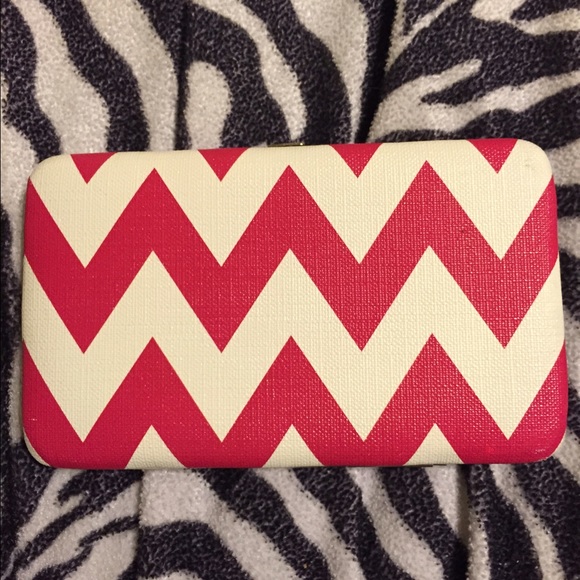 Chevron Flat Wallet with checkbook