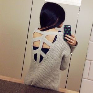 Knitter urban outfitter sweater