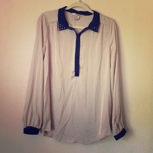 3 for $15 🥳 Satin Studded Collar Top