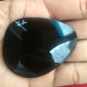 I'm looking for Ray-Ban aviator frames...