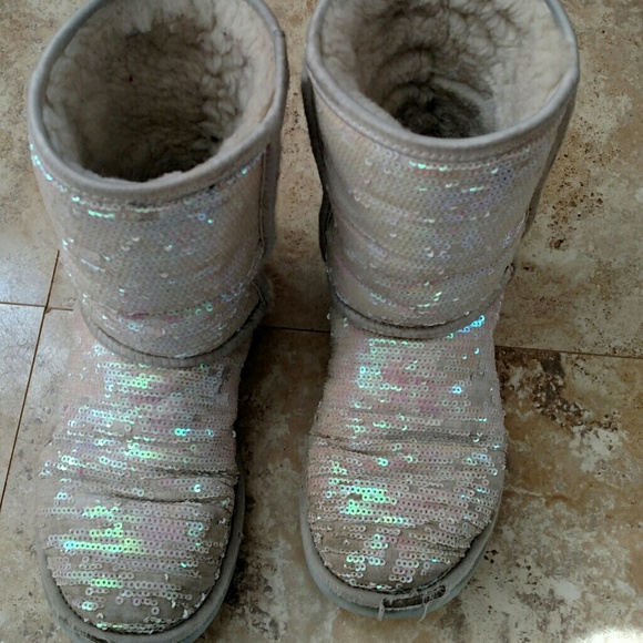 Pink sequence Uggs