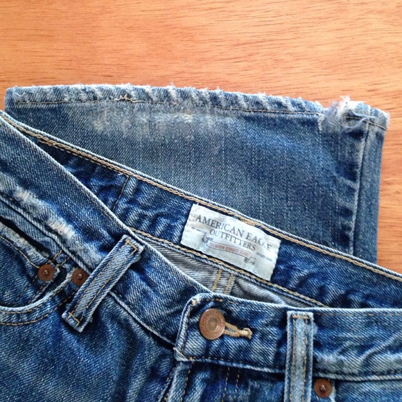American Eagle Outfitters - Picture 3 of 4