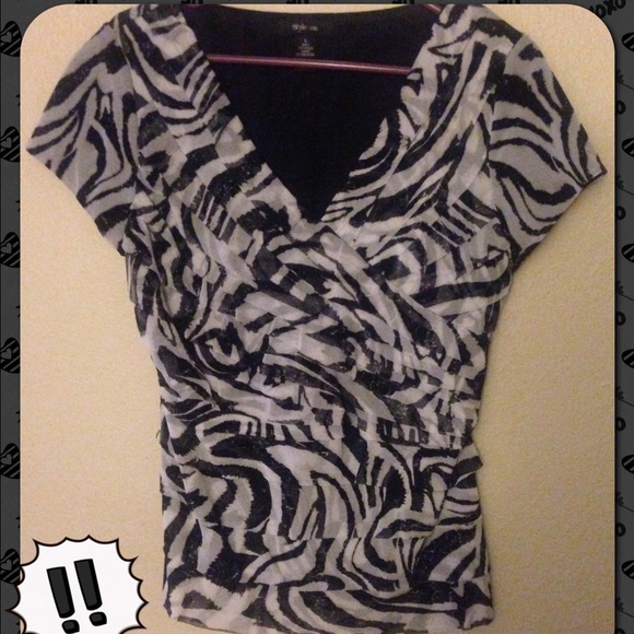 Brand New Zebra lined Blouse💟