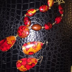 Necklace and earring set