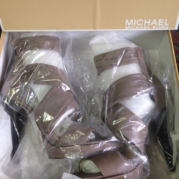 Michael Kors Shoes - Picture 4 of 4
