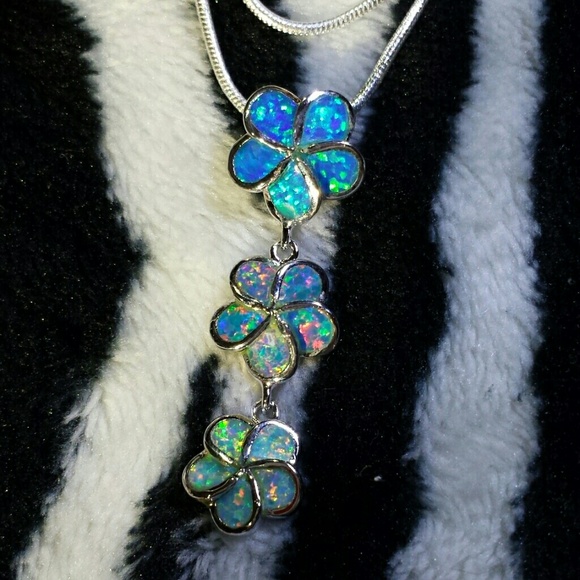 3 Flower Necklace
