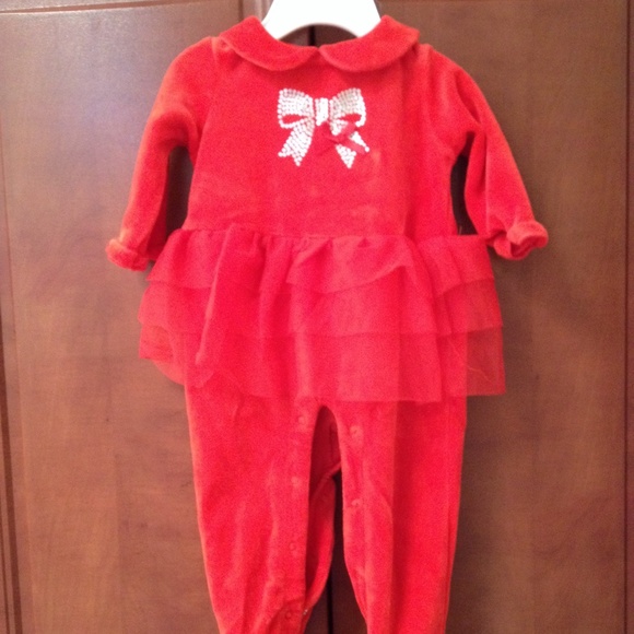 🚫SOLD❌nursenema 4 pcs Onesies 0-3 months👶
