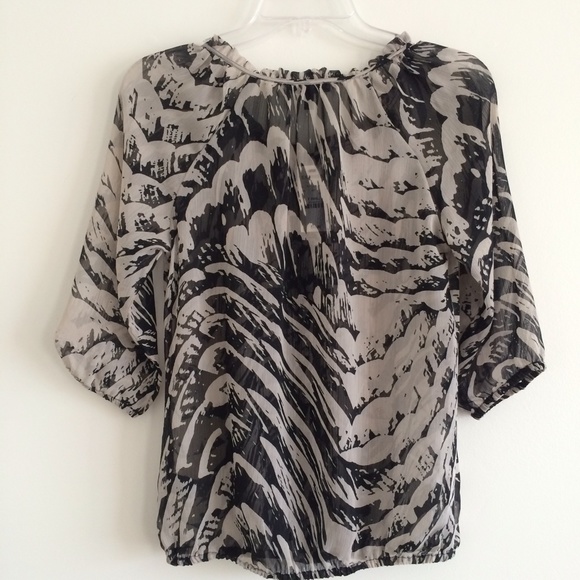 NWT EXPRESS SHEER BLOUSE WITH ABSTRACT PRINT - Picture 2 of 4