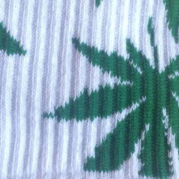 Weed socks - Picture 4 of 4