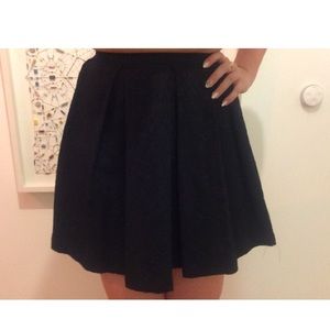 XS Zara Trafaluc Pleated and Textured Skirt