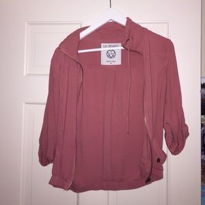 Light red/orange light sweater/jacket/top