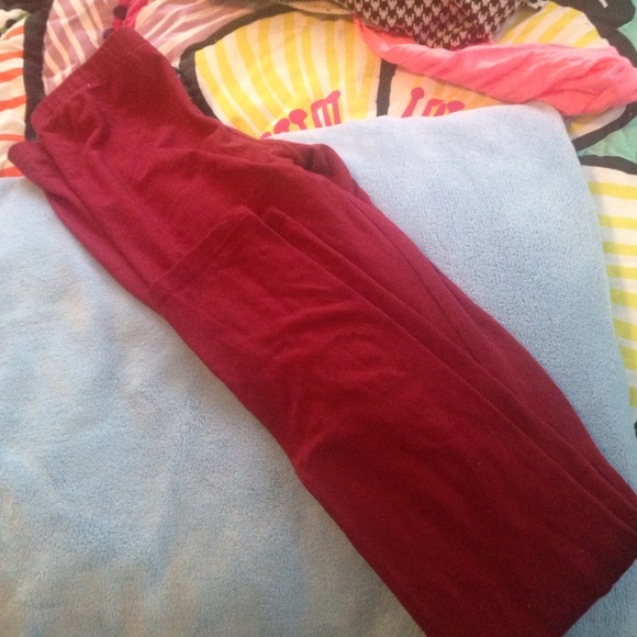 Maroon leggings