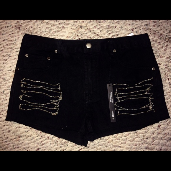 Forever 21: Highwaisted shorts. - Picture 1 of 1