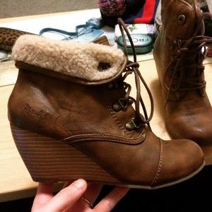 Blowfish wedges size 7