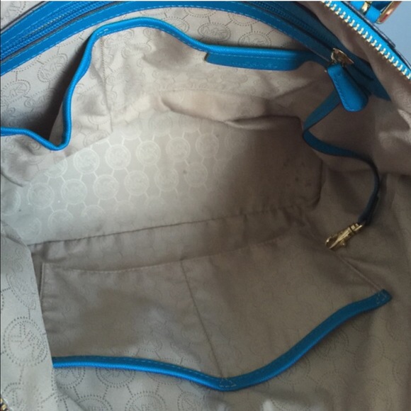 ❌❌Sold:Authentic Blue MK Jet Set Leather Tote❌❌ - Picture 2 of 4