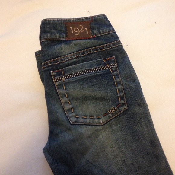 1921 buckle jeans