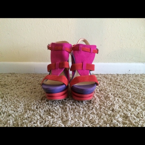 Gianni Bini multi colored sandal
