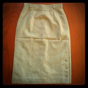 Pin striped Pencil skirt