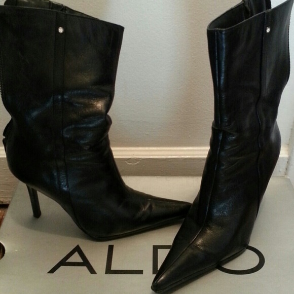 Beautiful black Aldo leather boots
