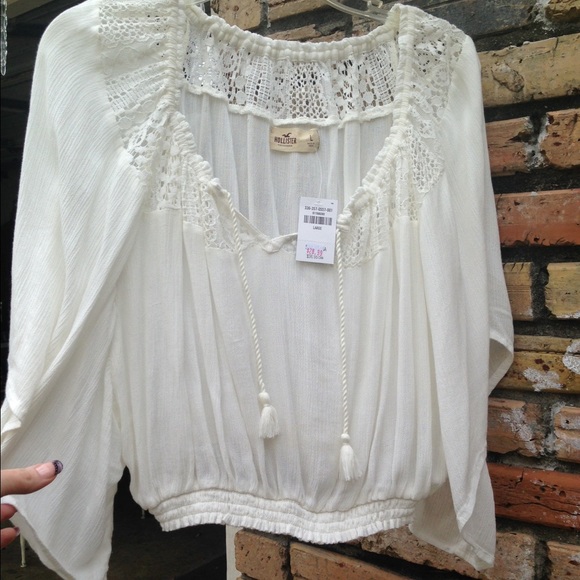 Brand new with tags hollister crop top size large