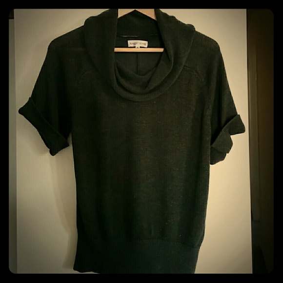 Short sleeved Cowl neck