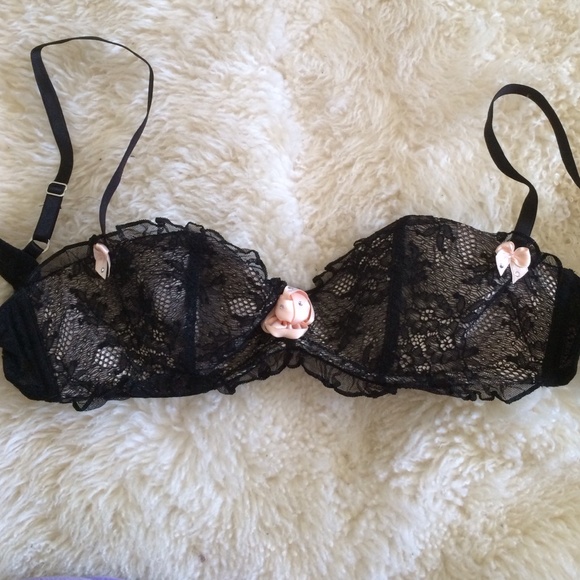 Victoria's Secret lace bra - Picture 1 of 3