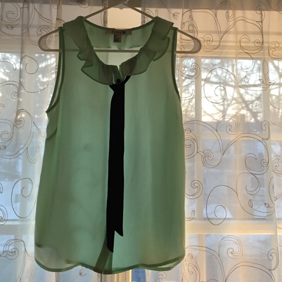 Mint Chiffon Black Button Sleeveless Blouse