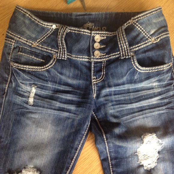 Size 11 almost famous Capri