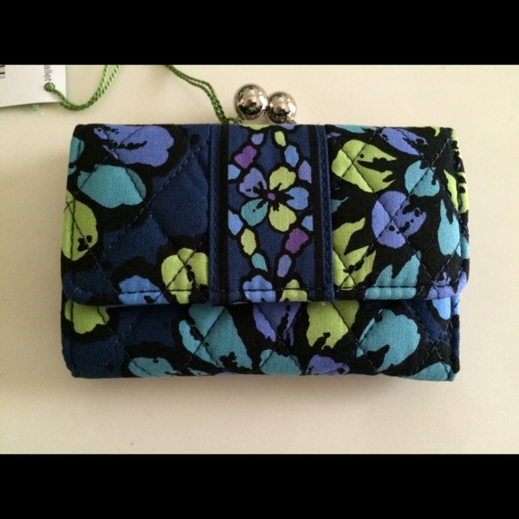 Vera Bradley small snap lock wallet Indigo Pop