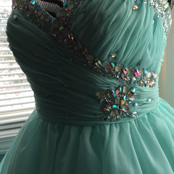 Short formal dress - Picture 2 of 4