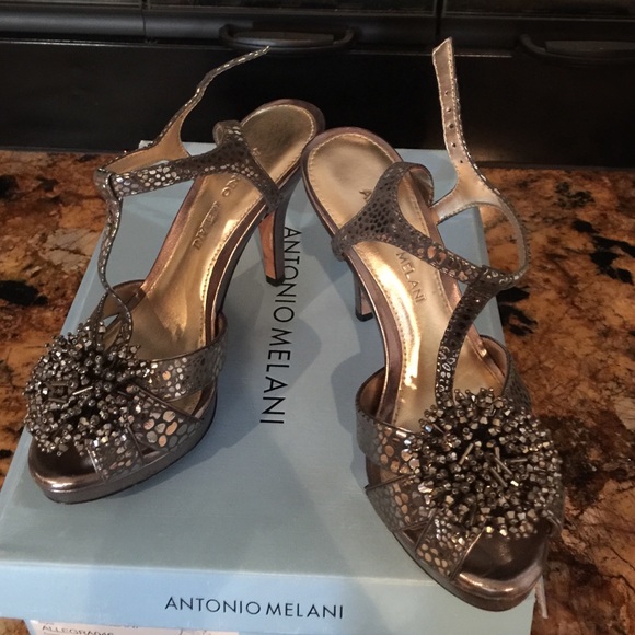 Antonio Melani silver heels!