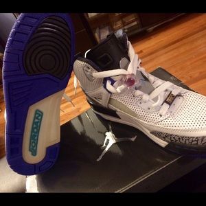 Jordan spizikes Blue , red black & white 🔵🔴◼️⚪️