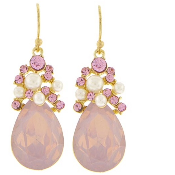 Jewelry - Sweet Pink Opal gold tone Dangle earrings