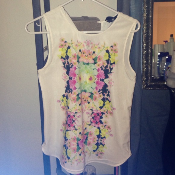 Sleeveless floral
