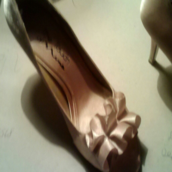 Shoes - Picture 2 of 2