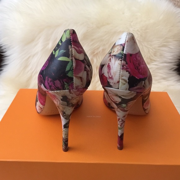 💥🎉👏SOLD ON PAYPAL💥🎊👏Kate Spade floral pumps - Picture 3 of 4