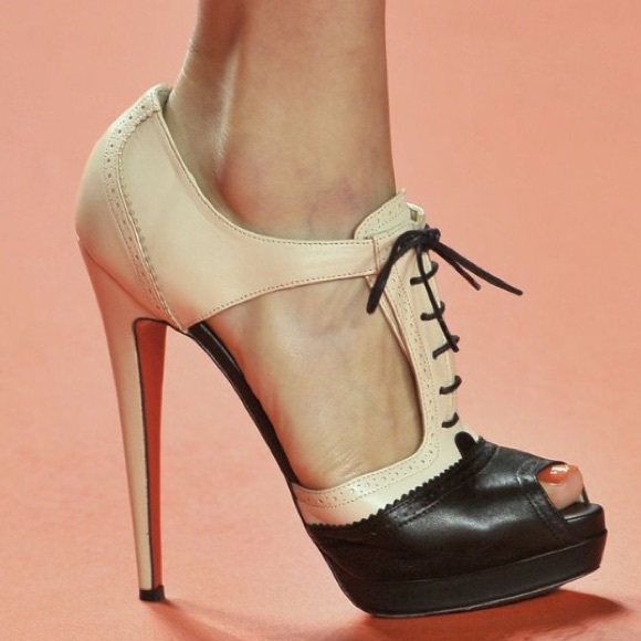 🌸💐spring sale!!🌺🌻BCBGirls Tuxedo heels