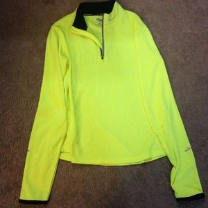 ⚡️SALE!!⚡️Brooks nightlife running 1/2 zip •
