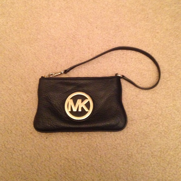 🎉SALE! 🎉 MK Wristlet