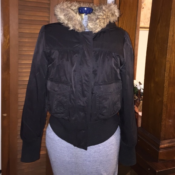 Small black bomber jacket with fur trim hood