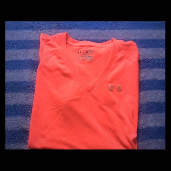 Brand new under armour shirt like a coral color