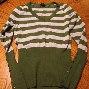 Cute V neck sweater