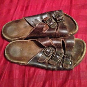 Dark brow sandals