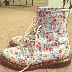 REAL dr. Martens size 7.5 hardly worn