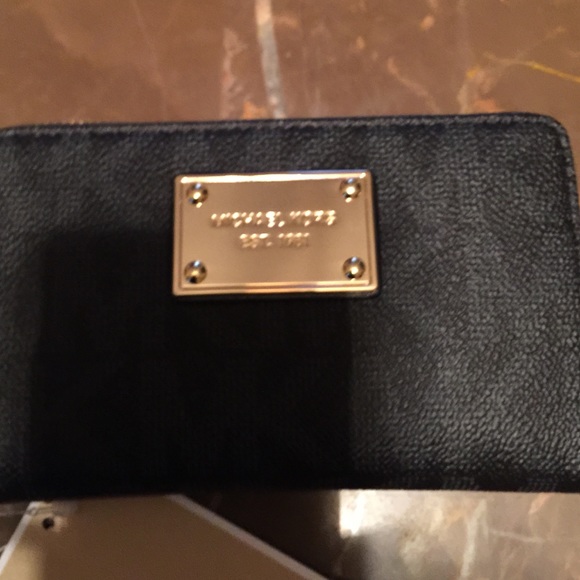 Michael Kors Handbags - 👏👏👏👑👑👑REDUCED NWT Michael Kors!!!