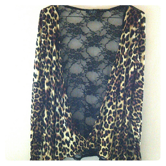 Excellent condition super trendy shirt