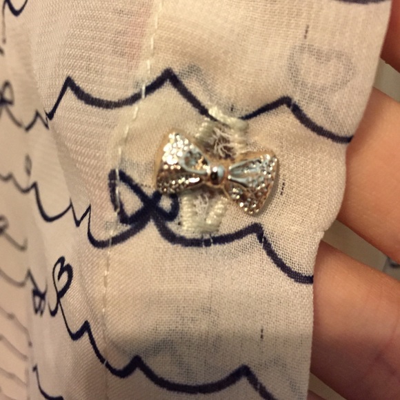 2 FOR $15 TOPS - Picture 3 of 4