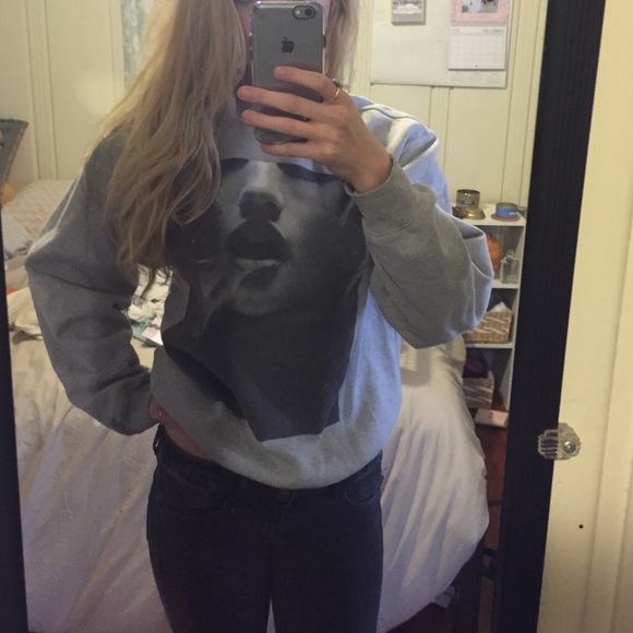 Diamond pullover