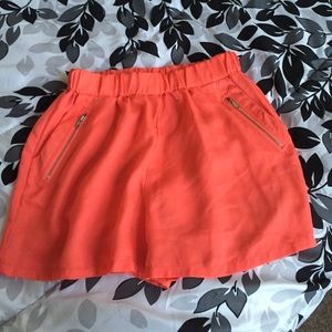 Orange shorts with pockets 😏