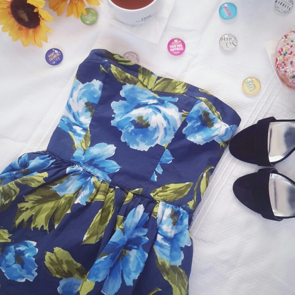 Host pick!! Strapless floral skater dress: SOLD - Picture 2 of 4